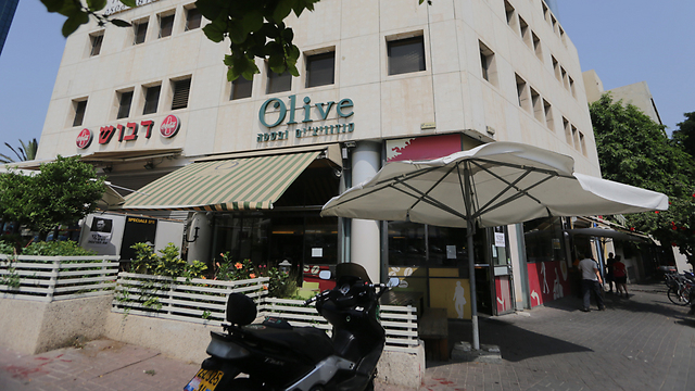 The restaurants 'Dabush' and 'Olive' (Photo: Yaron Brener)