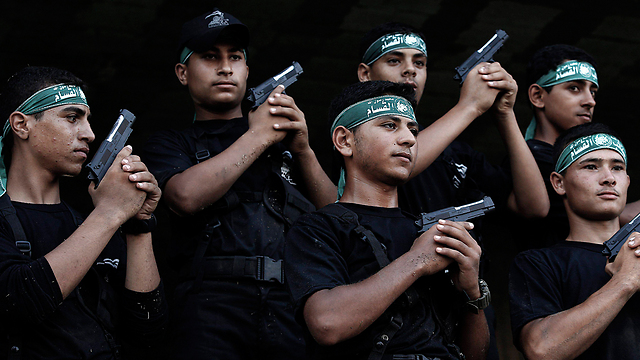 Hamas summer camp closing ceremony (Photo: EPA)