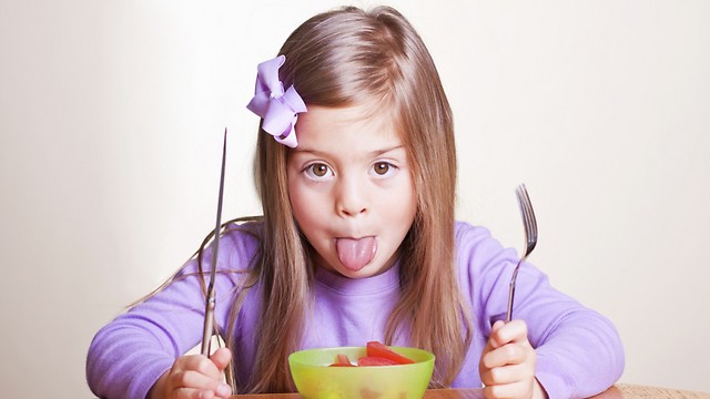 אל תכריחו את הילדים לאכול (צילום: shutterstock) (צילום: shutterstock)