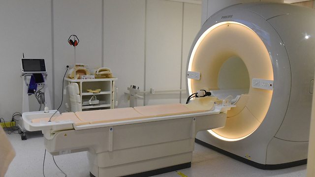 Аппарат MRI в больнице "Зив" в Цфате. Фото: Авиягу Шапира