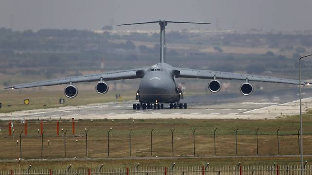 US Air Force airplane lands in Turkey. (Photo; Reuters) (Photo: Reuters)