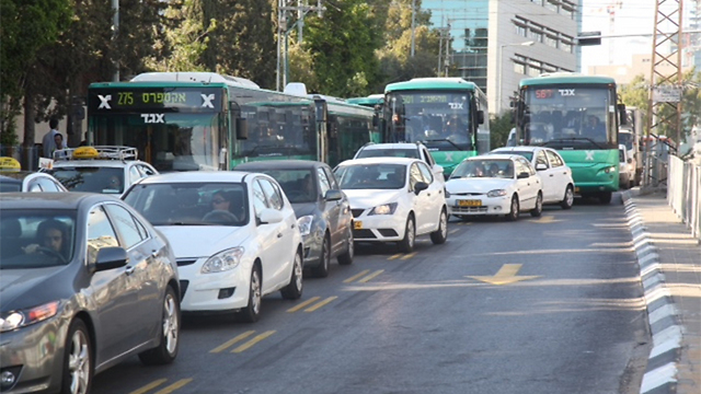 פקק ברחוב המסגר בתל אביב (צילום: מוטי קמחי) (צילום: מוטי קמחי)
