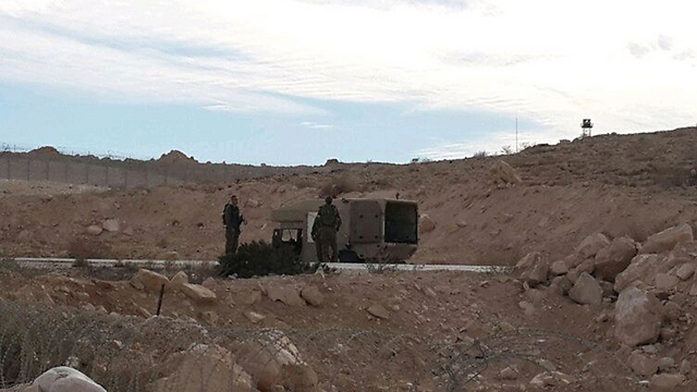 Investigation being carried out on the Israel-Egypt border (Photo: Yoav Zitun)