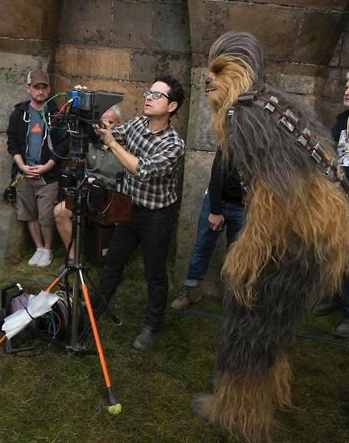 Abrams on set. A pro-Wookie agenda?