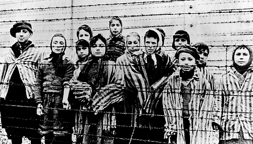 Auschwitz inmates folliwng their liberation in 1945. (Photo: AP) (Photo: AP)