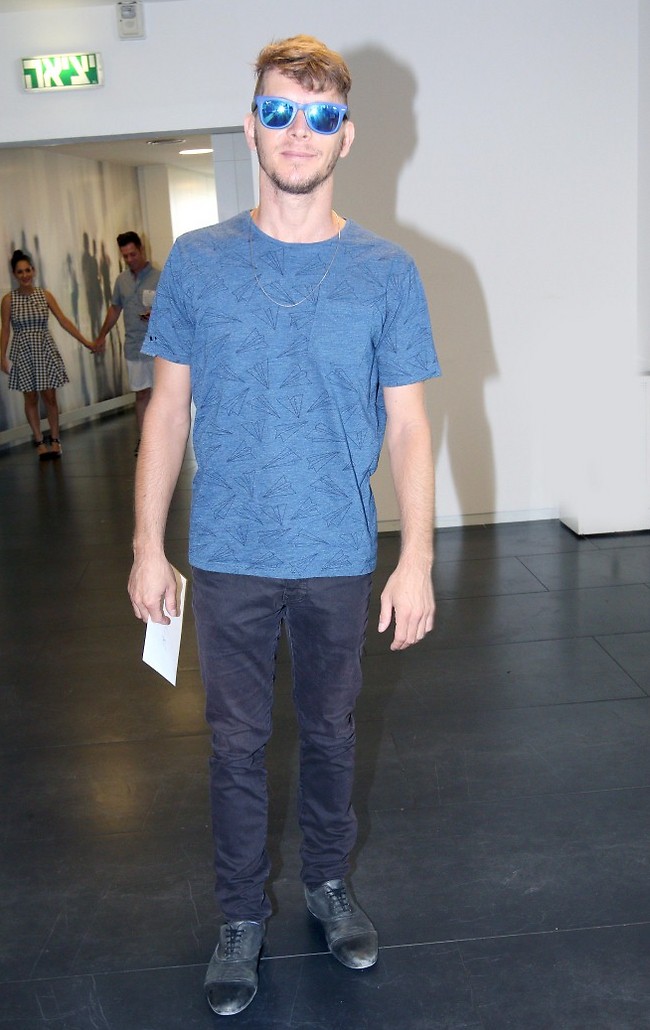 לא רוצים ללחוץ, אבל בקרוב אצלך. עפר שכטר (צילום: ענת מוסברג)