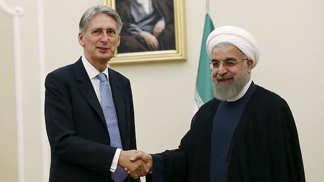 UK Foreign Secretary Philip Hammond meets with Iran President Hassan Rouhani in Tehran (Photo: Reuters)