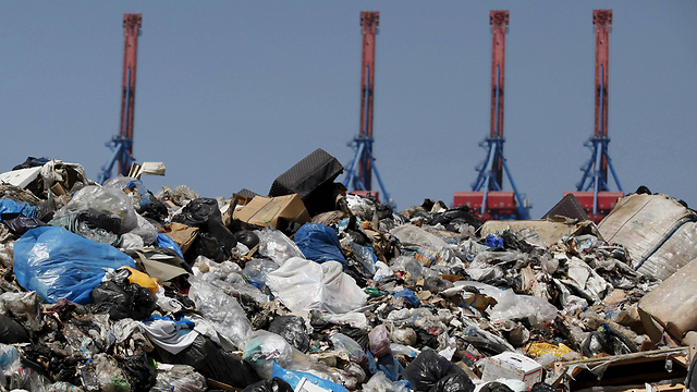 ביירות טובעת באשפה  (צילום: רויטרס) (צילום: רויטרס)