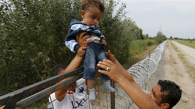 A border fence in Hungary (Photo: Reuters)