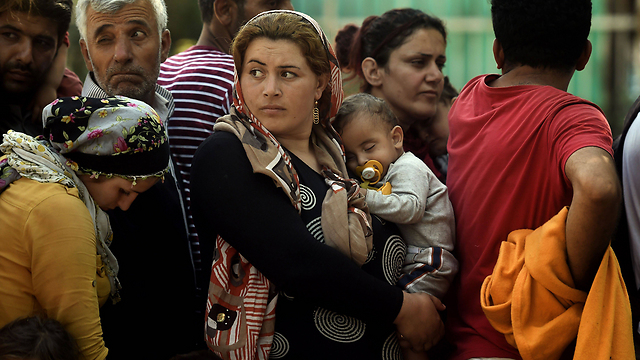 מהגרים בסרביה. תחנת מעבר בדרך למערב אירופה  (צילום: AFP) (צילום: AFP)