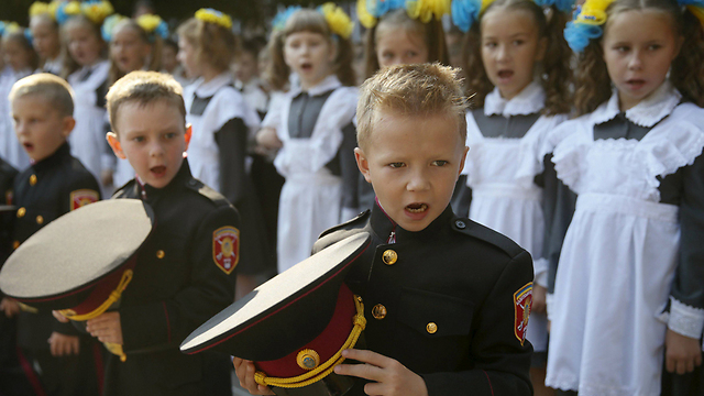 מצעד בכיתה א' בקייב, אוקראינה (צילום: רויטרס) (צילום: רויטרס)