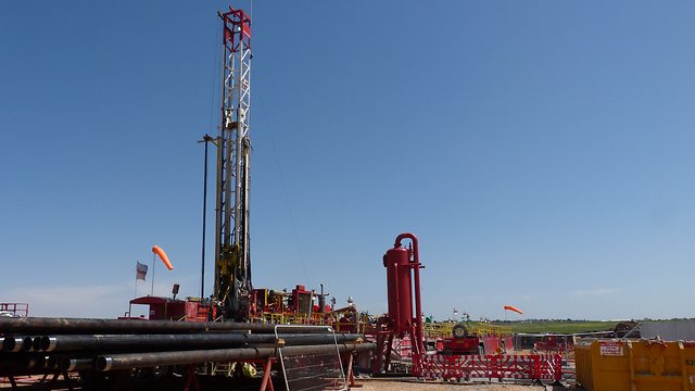 Oil well in the Golan (Photo: Picasa)