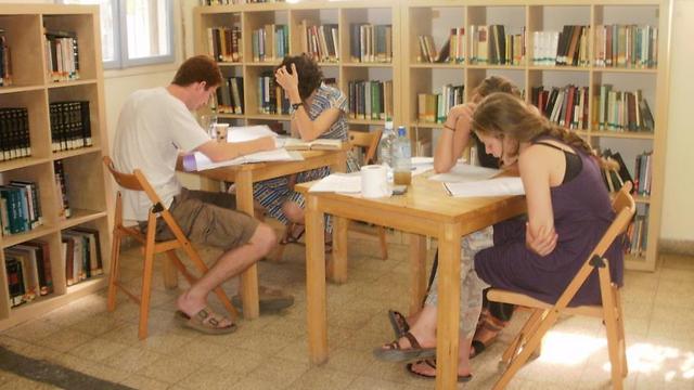 איך לימודי היהדות הישראלית הצליח להפוך לטרנד לוהט כל כך? עושים את זה מעניין ()