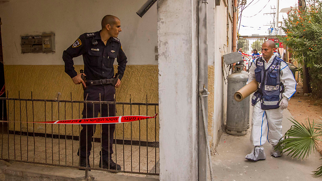 Scene of murder in Petah Tikva (Photo: Ido Erez)
