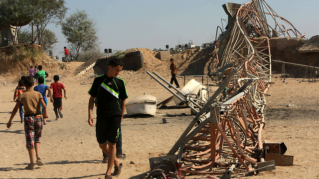 זירת הפצצה של צה"ל בעזה (צילום: AFP) (צילום: AFP)