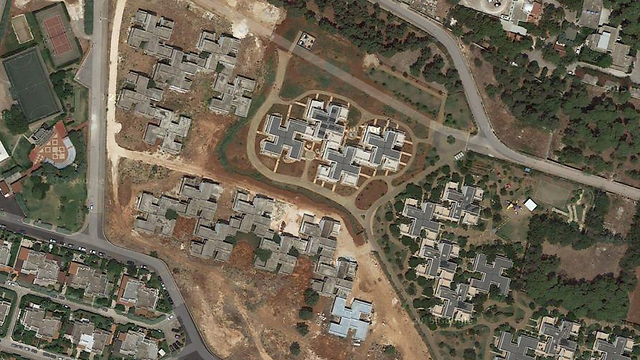 Swastika-shaped Italian villas (Photo: Google Maps)