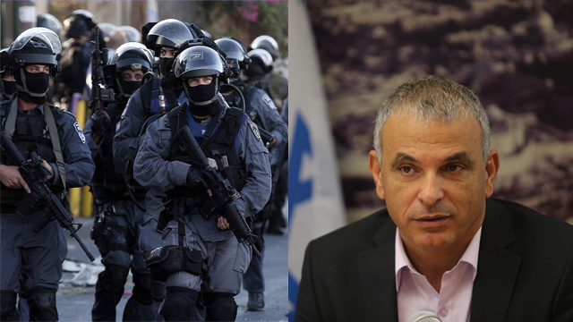 Kahlon's 'thank you' to Jerusalem's police. (Photo: Alex Kolomoisky, AFP) (Photo: Alex Kolomoisky, AFP)
