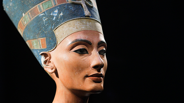 מצרים דורשת מגרמניה להשיב לרשותה את פסל המלכה. נפרטיטי (צילום: AP) (צילום: AP)