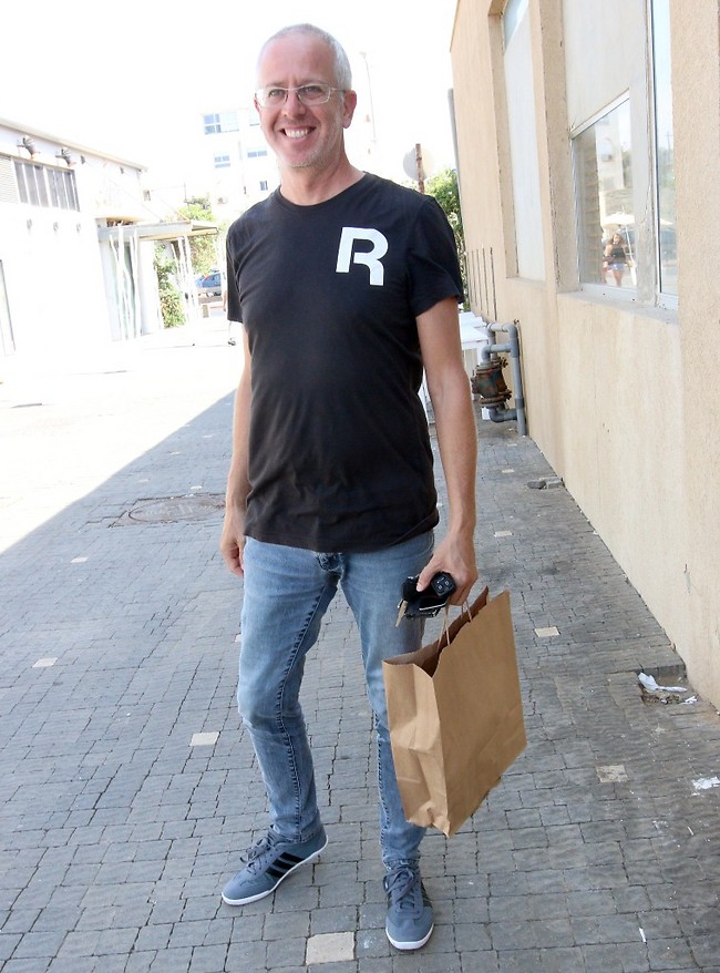 הלך לקלבוש. אורי גוטליב (צילום: ענת מוסברג) הלך לקלבוש. אורי גוטליב (צילום: ענת מוסברג)