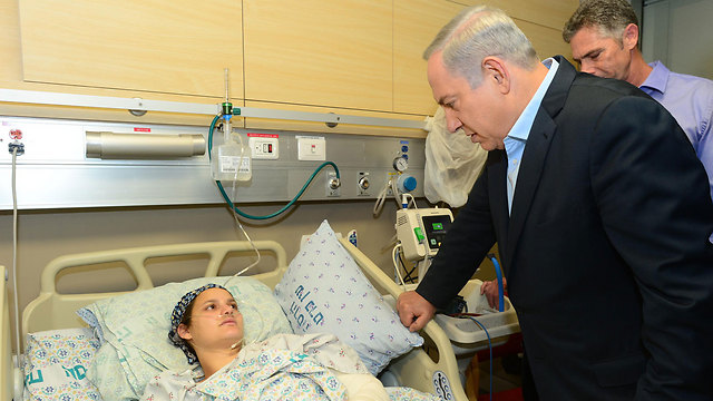 Prime Minister Netanyahu visits Adele Bennett (Photo: Kobi Gideon, GPO)