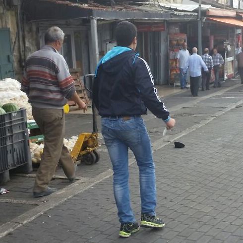 המחבל עם הסכין, ברחוב הנביאים בירושלים הבוקר (צילום: ציפי מלכוב) (צילום: ציפי מלכוב)