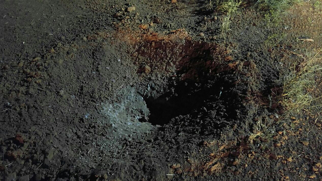 רקטה שהתפוצצה במועצה האזורית אשכול (צילום: עומרי מסיקה) (צילום: עומרי מסיקה)