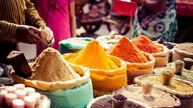Moroccan spice market (Photo: Aya ben Ezri)