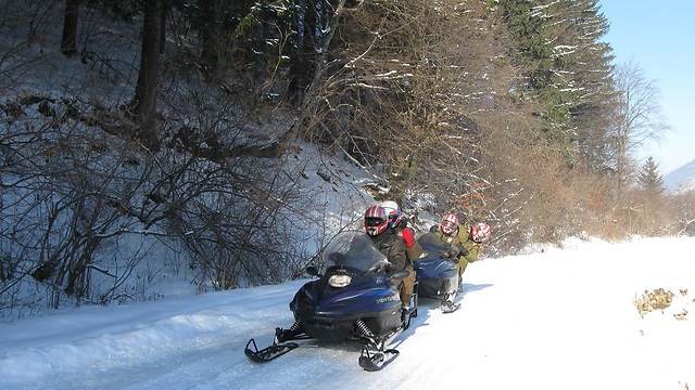 לא רק סקי: אופנועי שלג בהרי רומניה המושלגים (צילום: איילה גיאוגרפית) (צילום: איילה גיאוגרפית)