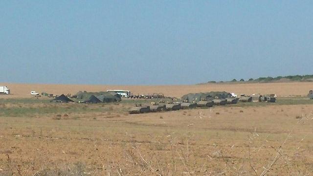 IDF forces at the Gaza border, Thursday. (Photo: Barel Efraim)