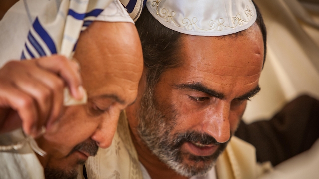 Navid Negahban in 'Baba Joon' (Screen shot: Yorai Lieberman)