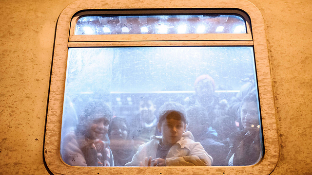 עוברים בסלובניה בדרך לגרמניה (צילום: AFP) (צילום: AFP)