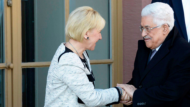 Swedish Foreign Minister Margot Wallstrom with Palestinian President Mahmoud Abbas. (Photo: Reuters)