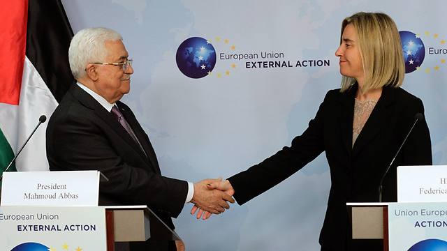 Abbas meets with Federica Mogherini in Brussels (Photo: AP)