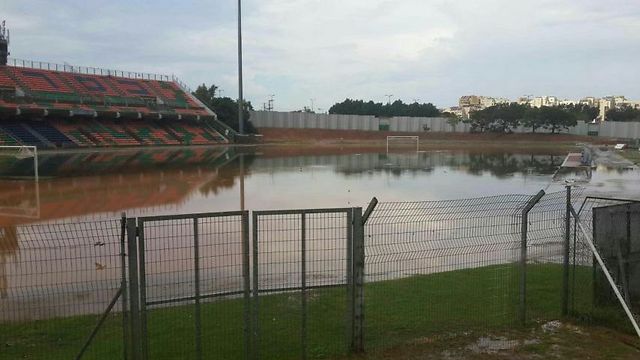 אצטדיון לויטה בגשם (צילום: פרטי) (צילום: פרטי)