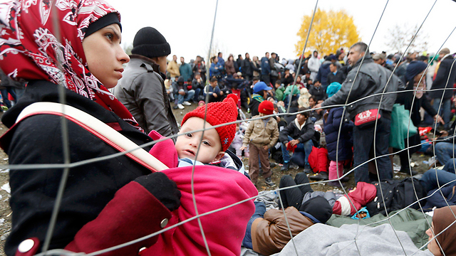 בימין הקיצוני מציעים לסגור את שערי אירופה בפני מהגרים ופליטים. גבול אוסטריה-גרמניה (צילום: רויטרס) (צילום: רויטרס)
