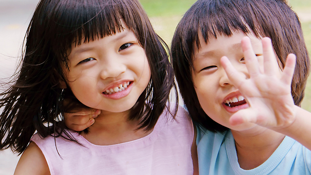 ילדים בסין. התרגלו למציאות של חיים בלי אח או אחות (צילום: shutterstock) (צילום: shutterstock)