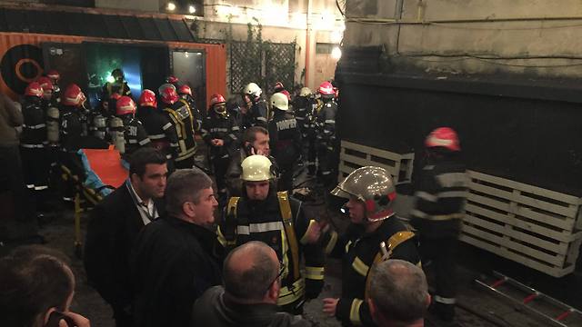 השריפה בסוף השבוע במועדון בבוקרשט. יותר מ-30 בני אדם נהרגו (צילום: EPA) (צילום: EPA)