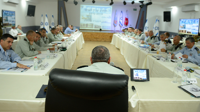 Lieutenant General Eizenkot, discussing the multi-year Gideon plan. (Photo: IDF spokesperson)