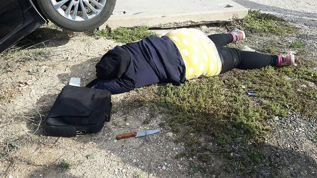 Ashraqat Katanani at the scene of the attack (Photo: Moshe Shimon)