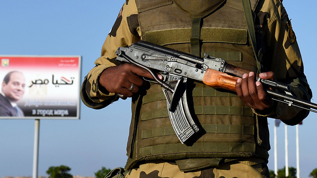 קציני צבא הורשעו בניסיון הפיכה נגד משטר א-סיסי (צילום: AFP) (צילום: AFP)