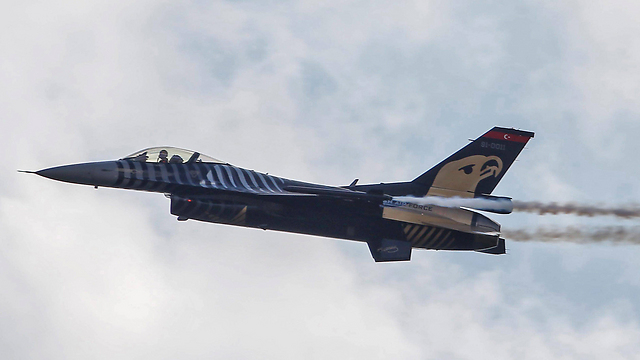 Turkish F-16 fighter jet (Photo: EPA/Archive)