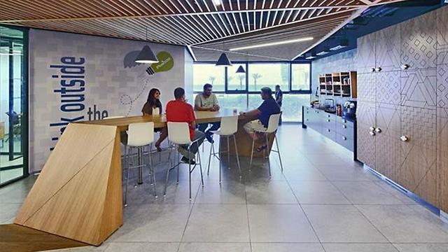 משרדי חברת פלוס 500 בחיפה (צילום: עוזי פורת) (צילום: עוזי פורת)