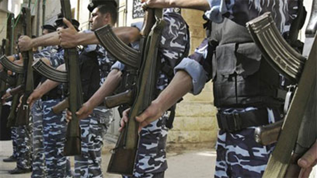 שוטרים פלסטינים בשכם (צילום: איי פי) (צילום: איי פי)