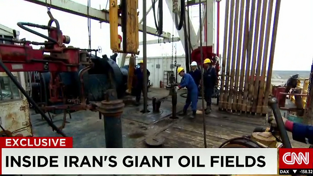 טכנולוגיה אמריקנית מהימים שקדמו לסנקציות. שדה נפט איראן (צילום: CNN) (צילום: CNN)