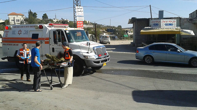 The scene of the attack at the entrance to Beit Ummar (Photo: United Hatzalah)