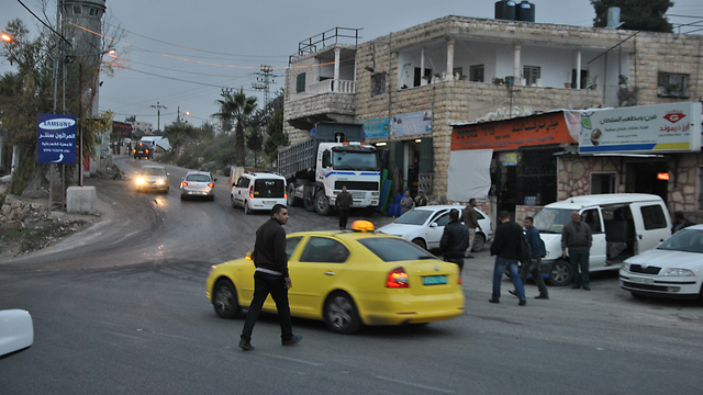 המטרה היא למנוע ירי לעבר מכוניות של ישראלים  (צילום: עפר מאיר) (צילום: עפר מאיר)
