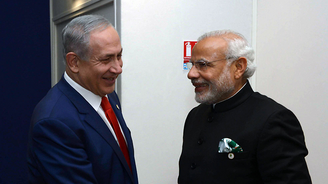 Indian Prime Minister Modi and Israeli Prime Minister Netanyahu meet (Photo: Amos ben Gershom LTD) 