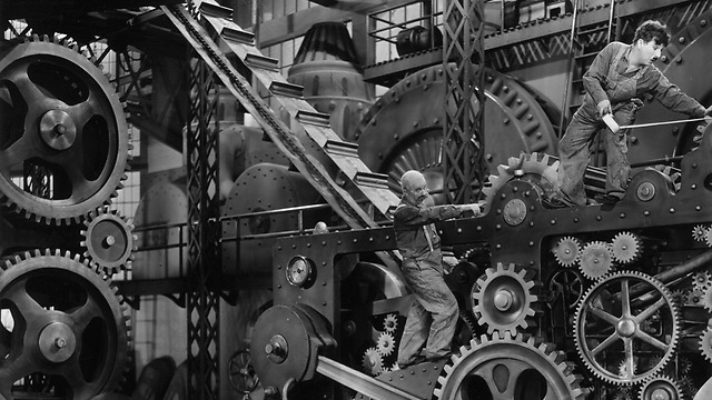 הקפיטליזם משנה כיוון? צ'רלי צ'פלין בסרט "זמנים מודרניים" (צילום: Gettyimages Imagebank) (צילום: Gettyimages Imagebank)