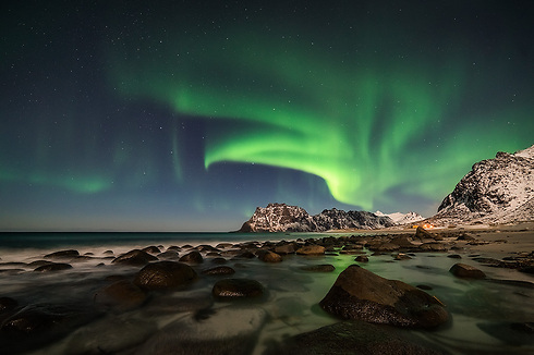 The Northern Lights seen from the Lofoten Islands, Norway (Photo: Erez Marom)