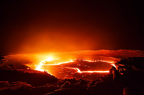 הר הגעש Erta Ale, מבריכות הלבה הקבועות היחידות שיש, אתיופיה (צילום: ארז מרום) (צילום: ארז מרום)